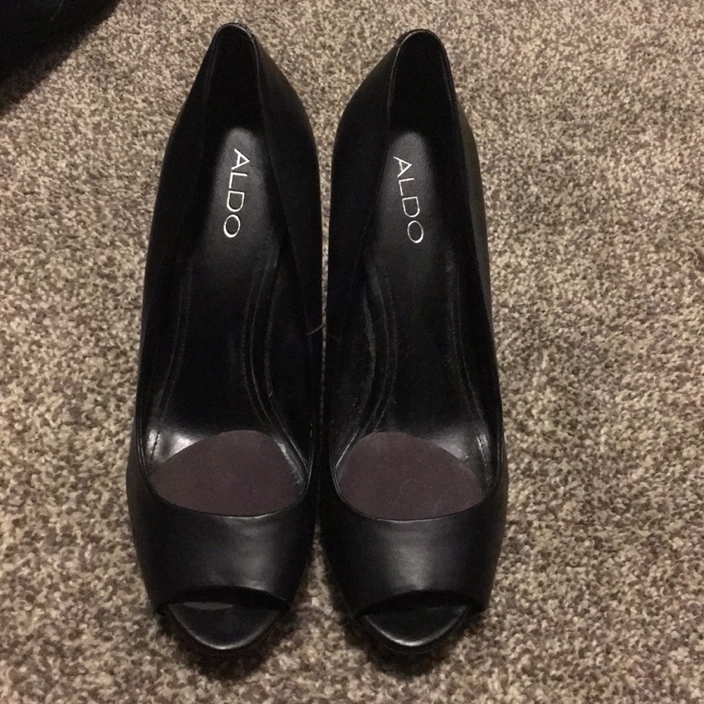 Aldo peep toe heels